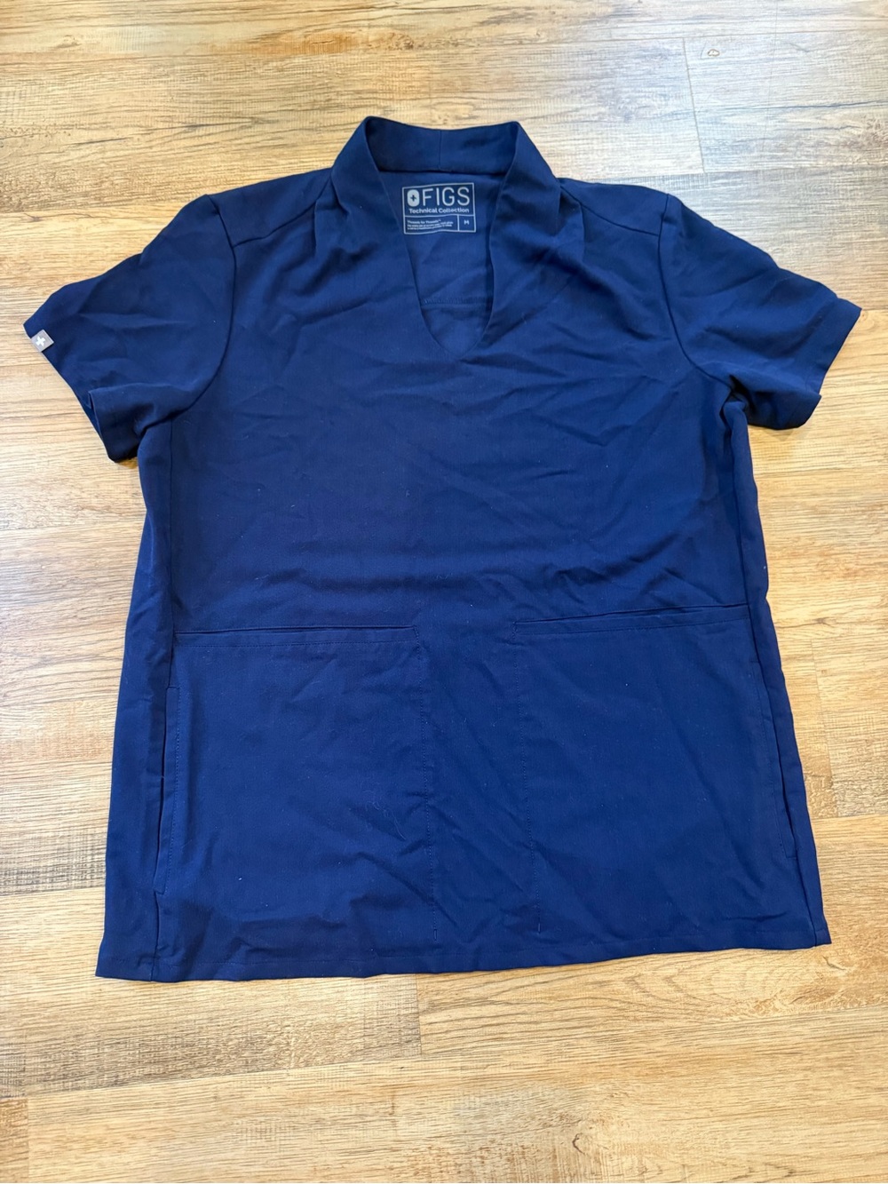 Figs Women's Navy Short-Sleeve V-Neck Scrub Top Medium